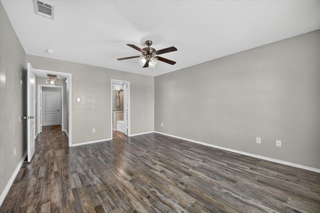 925 Bee Creek Lane, Fort Worth, TX 76120