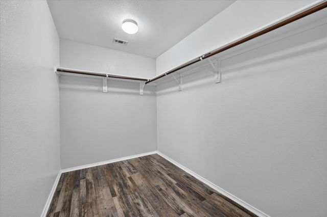 925 Bee Creek Lane, Fort Worth, TX 76120
