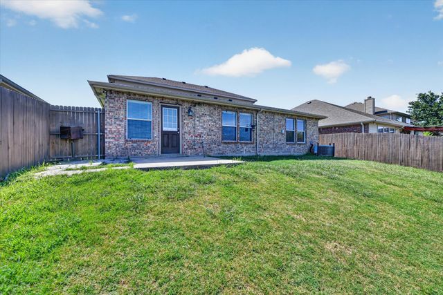 925 Bee Creek Lane, Fort Worth, TX 76120