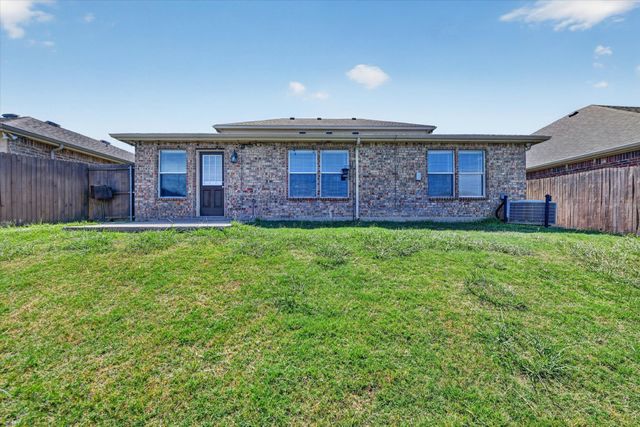 925 Bee Creek Lane, Fort Worth, TX 76120
