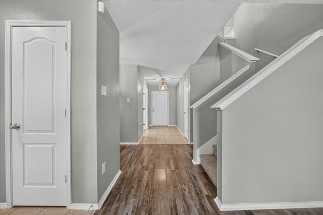 925 Bee Creek Lane, Fort Worth, TX 76120