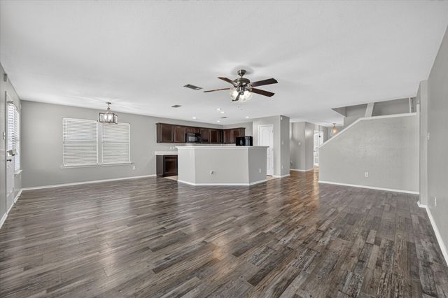 925 Bee Creek Lane, Fort Worth, TX 76120