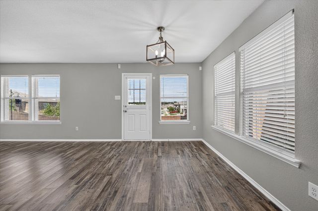 925 Bee Creek Lane, Fort Worth, TX 76120