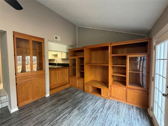 2714 Creek Wood Court, Carrollton, TX 75006