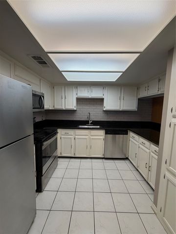 2714 Creek Wood Court, Carrollton, TX 75006