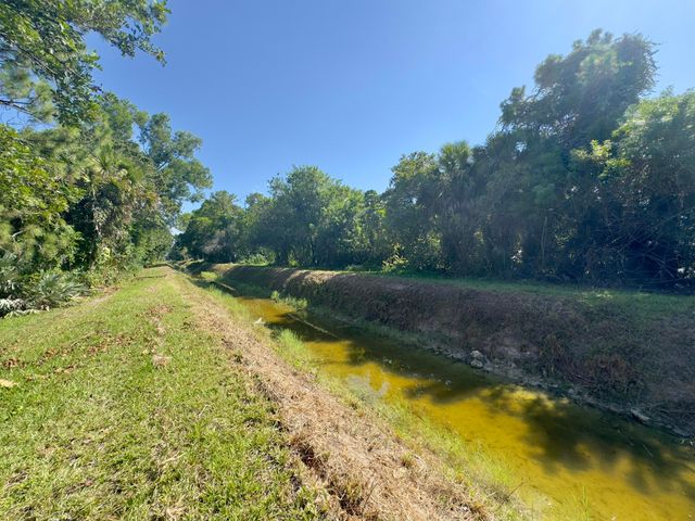 4901 N 129th Ave Avenue N, The Acreage, FL 33411