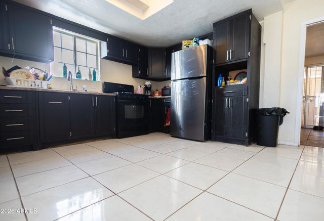 711 E 3RD Street, Douglas, AZ 85607