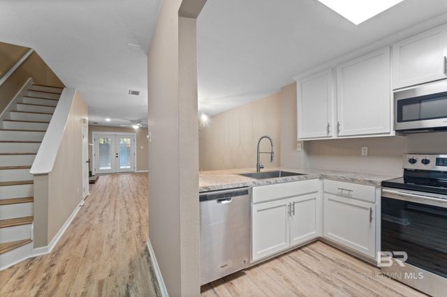 9 Summer Oaks Drive, Daphne, AL 36526