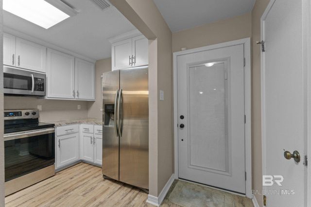 9 Summer Oaks Drive, Daphne, AL 36526