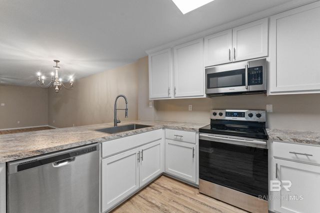 9 Summer Oaks Drive, Daphne, AL 36526