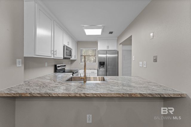 9 Summer Oaks Drive, Daphne, AL 36526