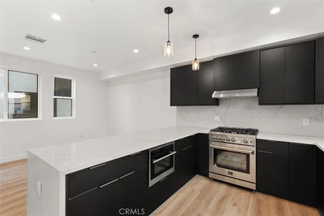 11408 W Calvert Street, North Hollywood, CA 91606