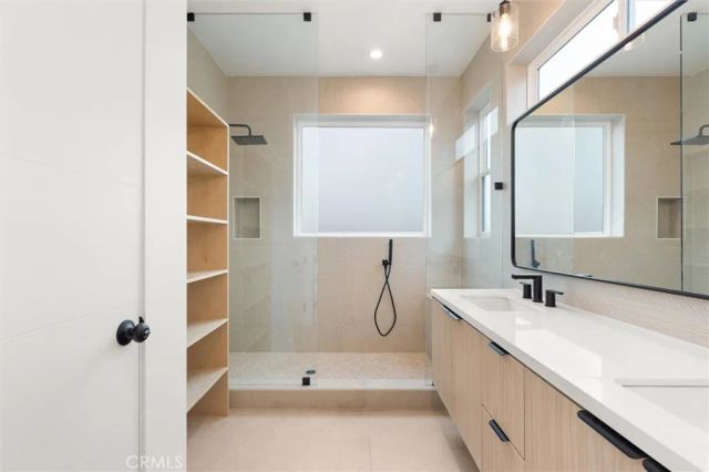 11408 W Calvert Street, North Hollywood, CA 91606