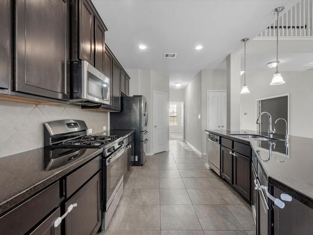 5718 Oakhurst Trl, Pasadena, TX 77505