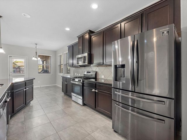 5718 Oakhurst Trl, Pasadena, TX 77505