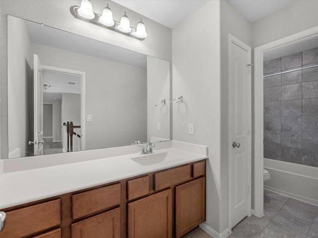 5718 Oakhurst Trl, Pasadena, TX 77505