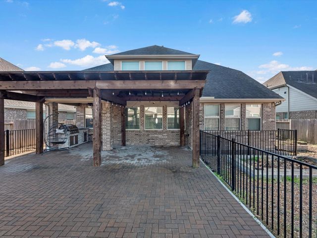 5718 Oakhurst Trl, Pasadena, TX 77505