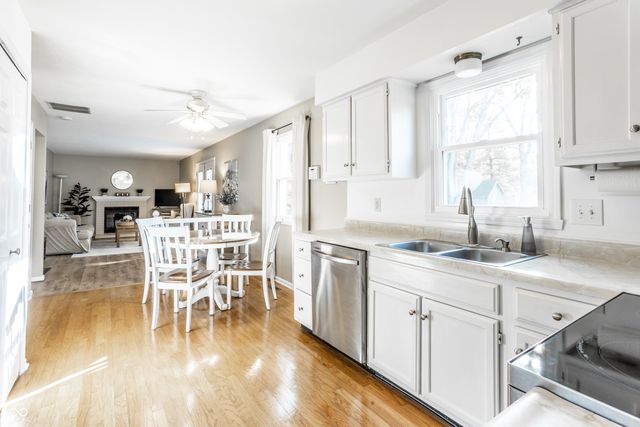 55 Waterford Court, Zionsville, IN 46077