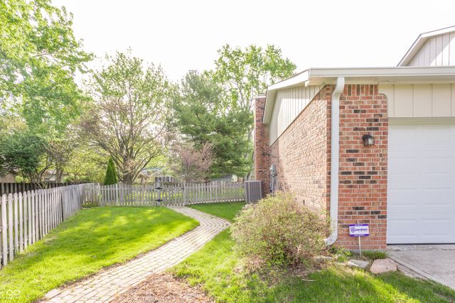 55 Waterford Court, Zionsville, IN 46077