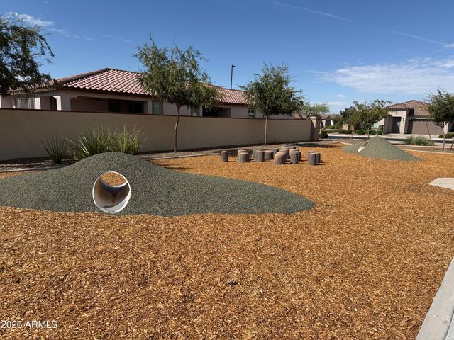 519 S AVOCET Street, Gilbert, AZ 85296