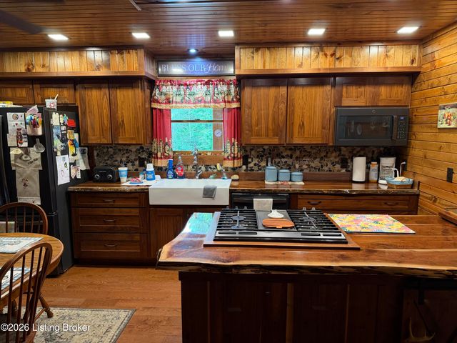 680 Hough Run Rd, Mt Washington, KY 40047