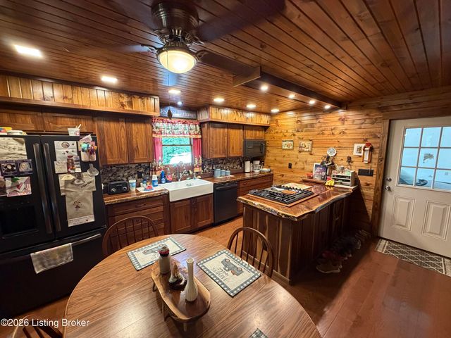680 Hough Run Rd, Mt Washington, KY 40047