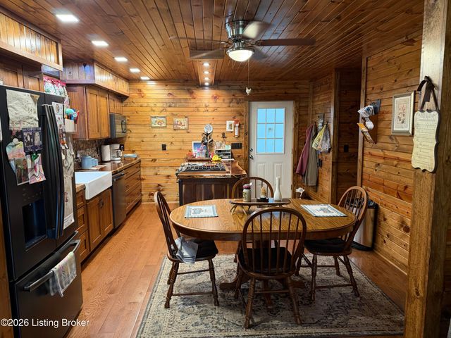 680 Hough Run Rd, Mt Washington, KY 40047