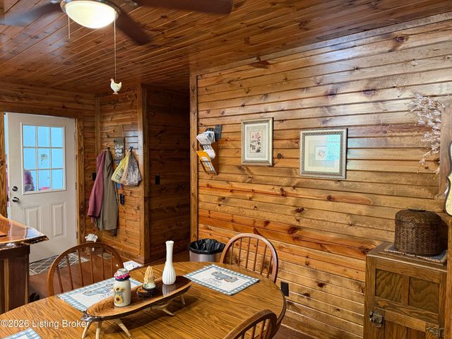 680 Hough Run Rd, Mt Washington, KY 40047