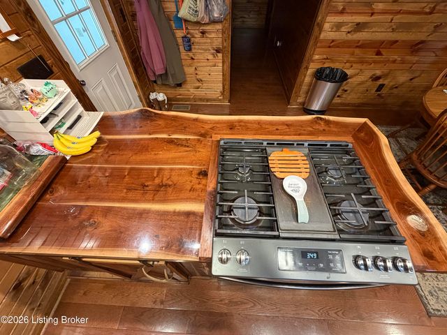 680 Hough Run Rd, Mt Washington, KY 40047