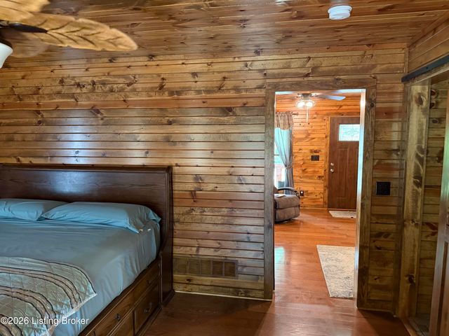 680 Hough Run Rd, Mt Washington, KY 40047