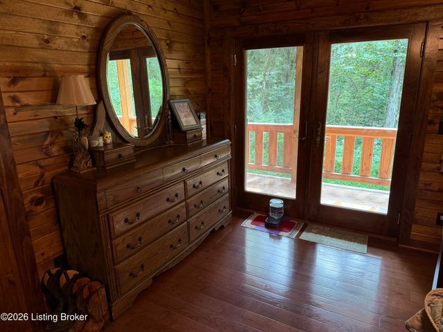 680 Hough Run Rd, Mt Washington, KY 40047