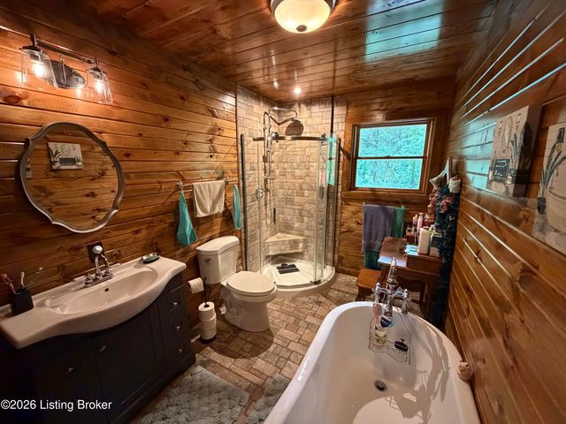 680 Hough Run Rd, Mt Washington, KY 40047