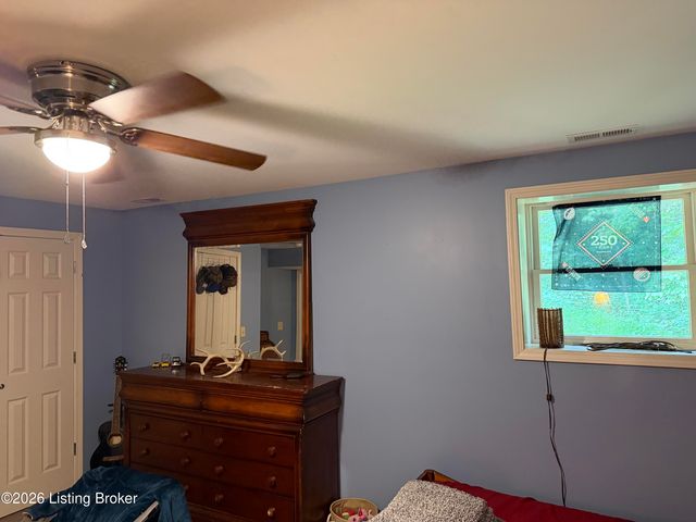 680 Hough Run Rd, Mt Washington, KY 40047