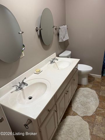 680 Hough Run Rd, Mt Washington, KY 40047