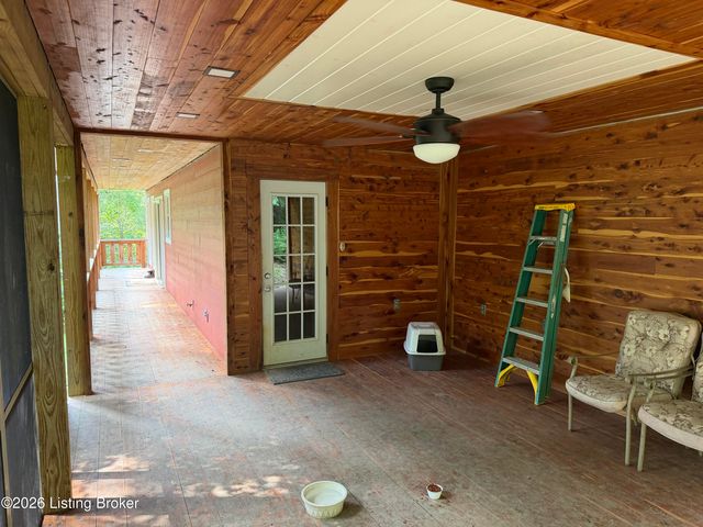 680 Hough Run Rd, Mt Washington, KY 40047