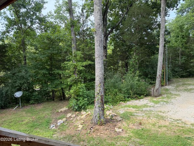 680 Hough Run Rd, Mt Washington, KY 40047