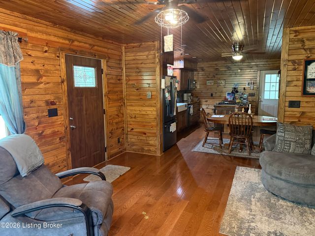 680 Hough Run Rd, Mt Washington, KY 40047