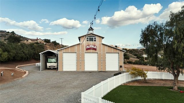 33322 Deerglen Lane, Agua Dulce, CA 91390