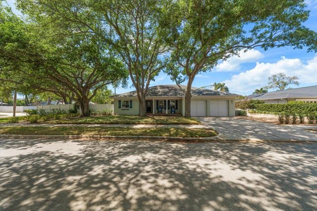 500 PONCE DE LEON BOULEVARD, Belleair, FL 33756