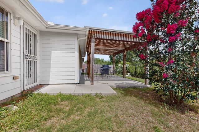 1933 E Dickey Drive, Dallas, TX 75051