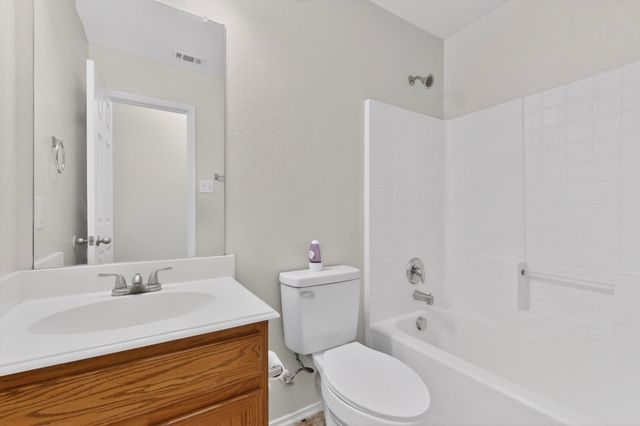 1933 E Dickey Drive, Dallas, TX 75051