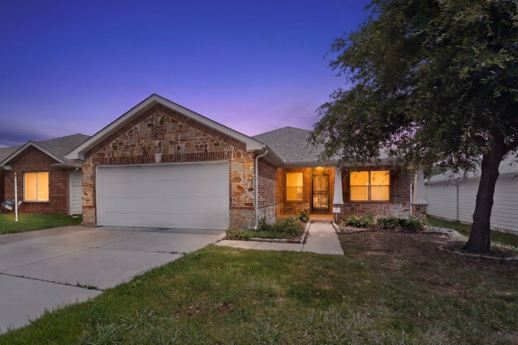 1933 E Dickey Drive, Dallas, TX 75051
