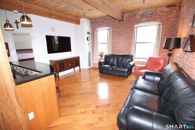 222 Williams Street East APT 224, Glastonbury, CT 06033