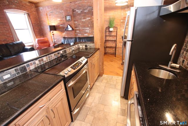 222 Williams Street East APT 224, Glastonbury, CT 06033