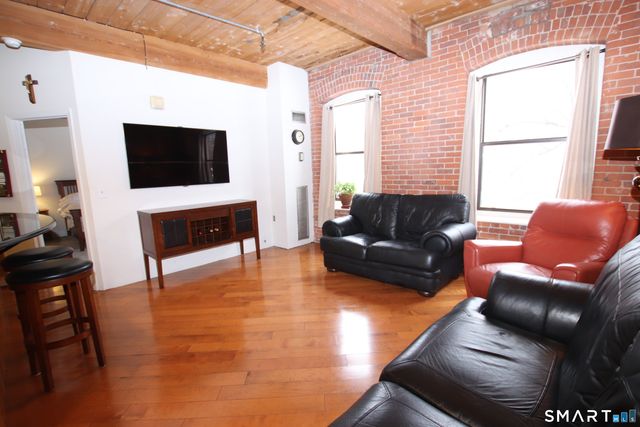 222 Williams Street East APT 224, Glastonbury, CT 06033