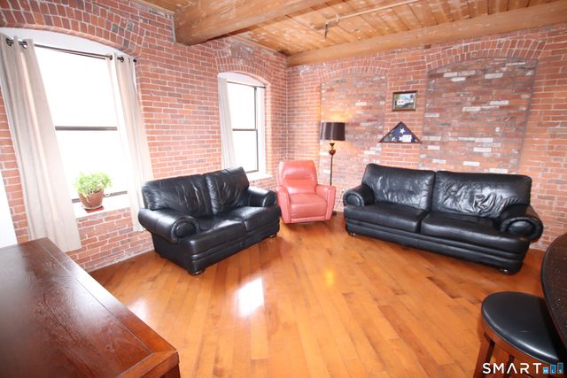 222 Williams Street East APT 224, Glastonbury, CT 06033