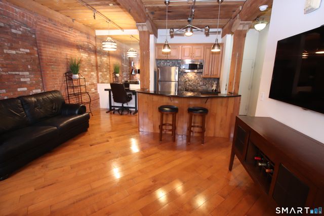 222 Williams Street East APT 224, Glastonbury, CT 06033