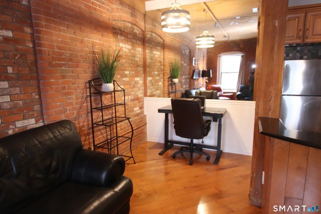 222 Williams Street East APT 224, Glastonbury, CT 06033