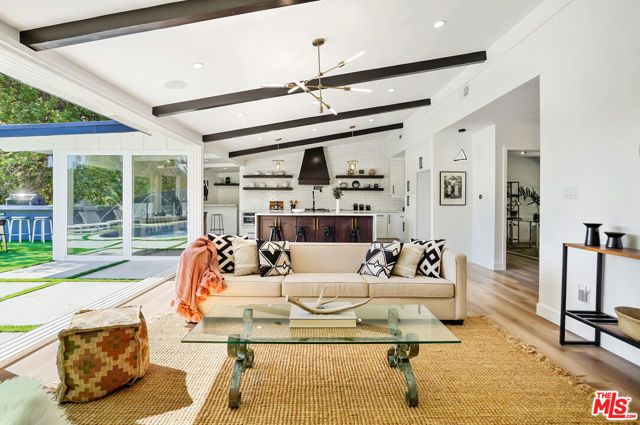 4670 Brewster Drive, Tarzana (los Angeles), CA 91356