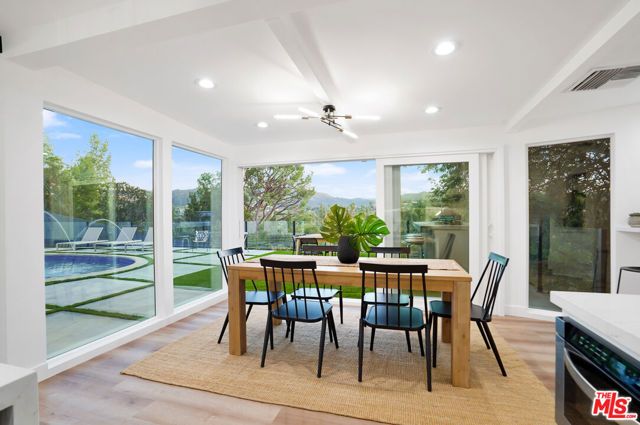 4670 Brewster Drive, Tarzana (los Angeles), CA 91356